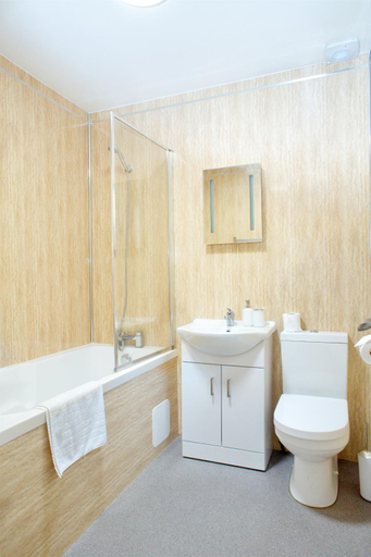 Bathroom 3, Hotel Trivelles Rochester, Medway