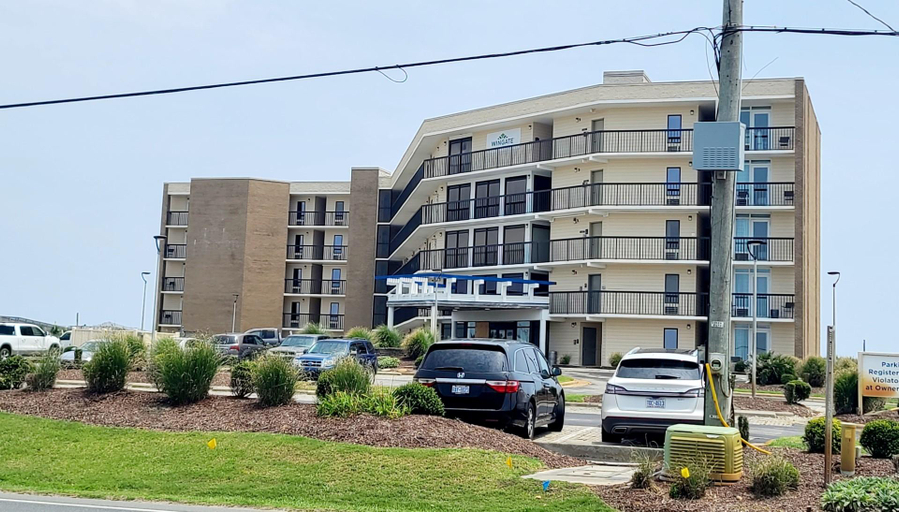 Exterior & Views 1, Ocean Reef Suites, Dare