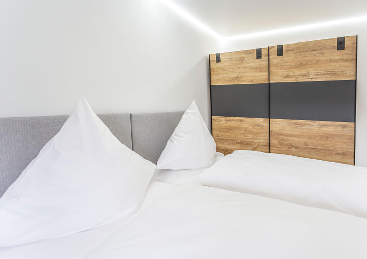 Bedroom 2, Pension Talblick, Rottweil