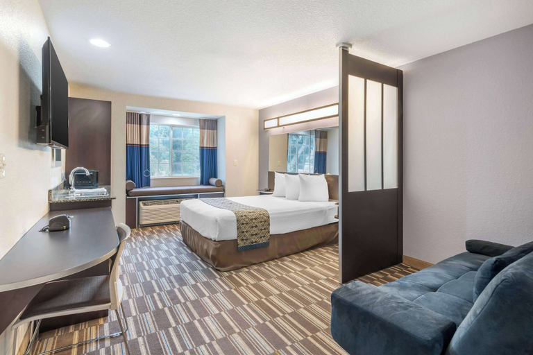 Bedroom 3, Microtel Inn & Suites by Wyndham Brooksville, Hernando