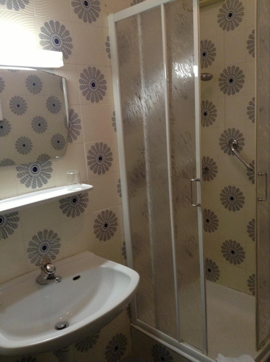 Bathroom 4, Hotel Daniela, Bolzano
