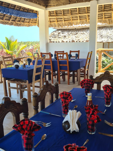 Food & Drinks 5, Blue Moon Villa, Kaskazini 'A'