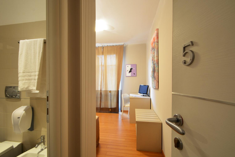 Bathroom 5, Matteotti25, Torino