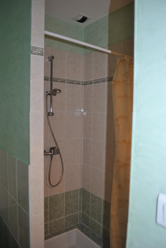 Bathroom 3, Hotel Auberge de La Nauze, Dordogne