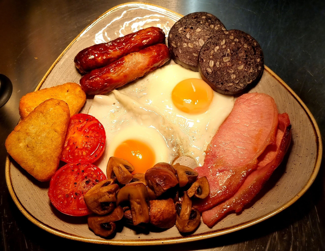 Food & Drinks 5, Min y Don Llandudno, Conwy