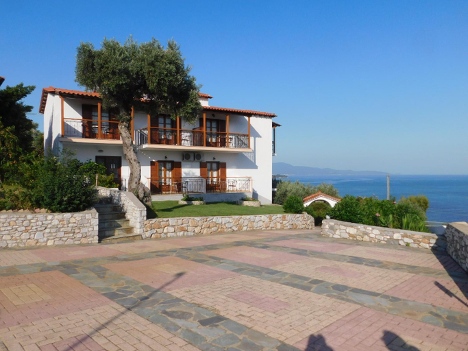 Others 5, elenis village, Thessaly