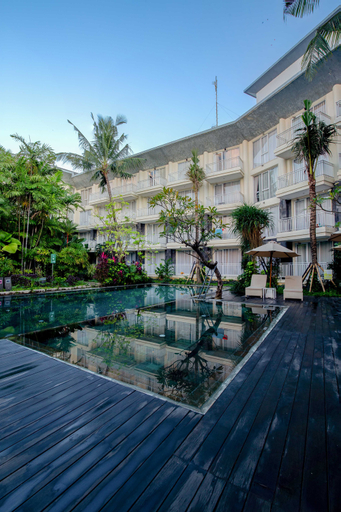 Exterior & Views 22