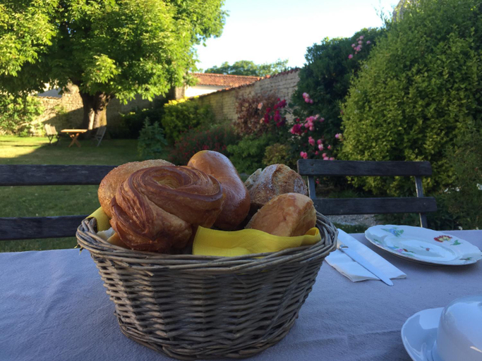 Others 4, La Madeleine, Charente-Maritime