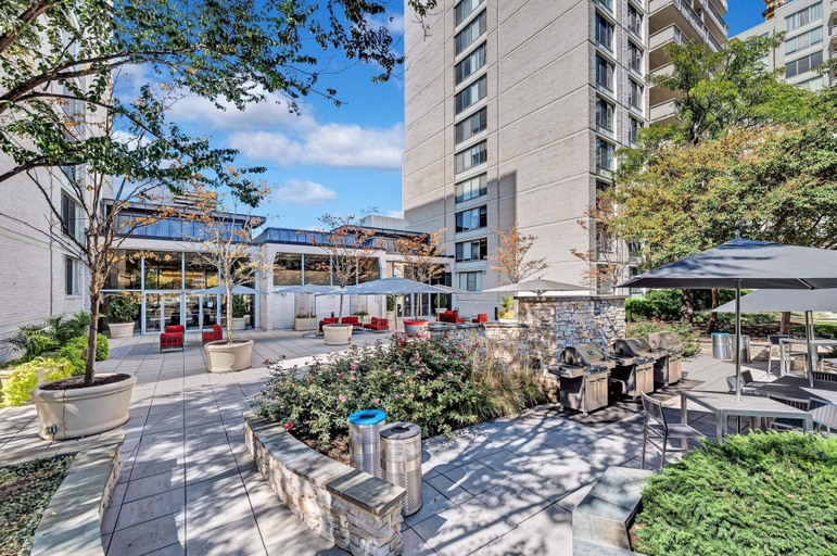 Exterior & Views 2, Restful Stay in DC Apartments, Arlington