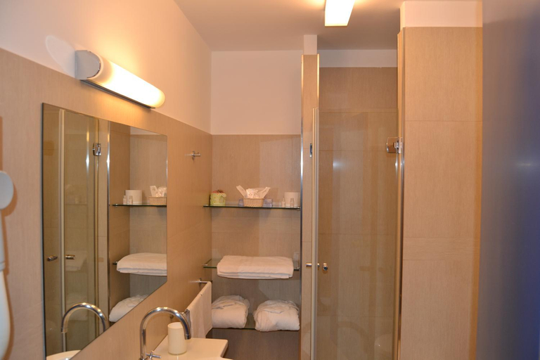 Bathroom 3, Transatlantico, Napoli
