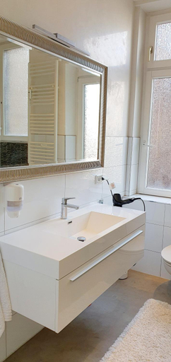 Bathroom 5, sonniges Zimmer mit Balkon im Herzen Mannheims, Mannheim