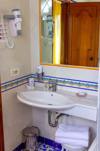 Bathroom 5, Grand Hotel Hermitage & Villa Romita, Napoli