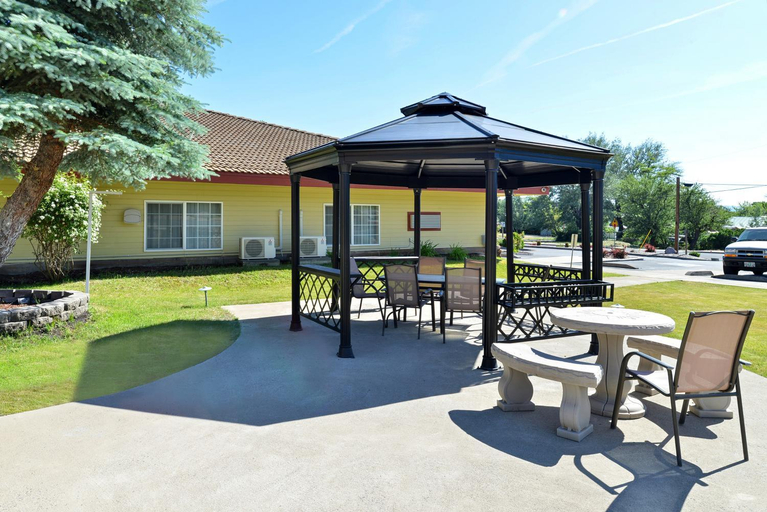 Facilities 5, Fremont Inn, Lake