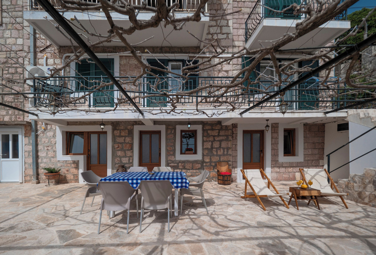 Exterior & Views, Casa Pastrovici del Mare