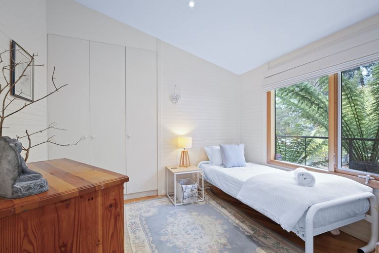 Bedroom 3, Blissful Birchs Bay, Kingborough