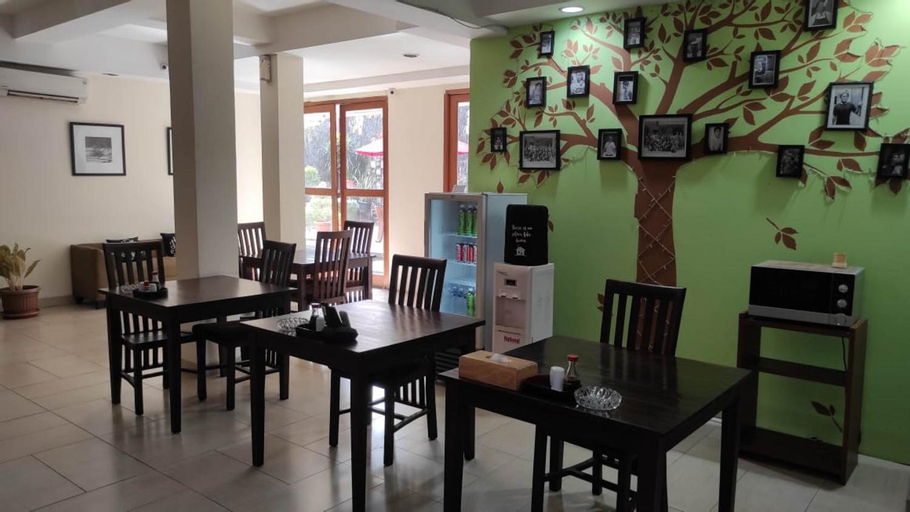 Food & Drinks 4, ARCS Jambuluwuk Blok M1, South Jakarta