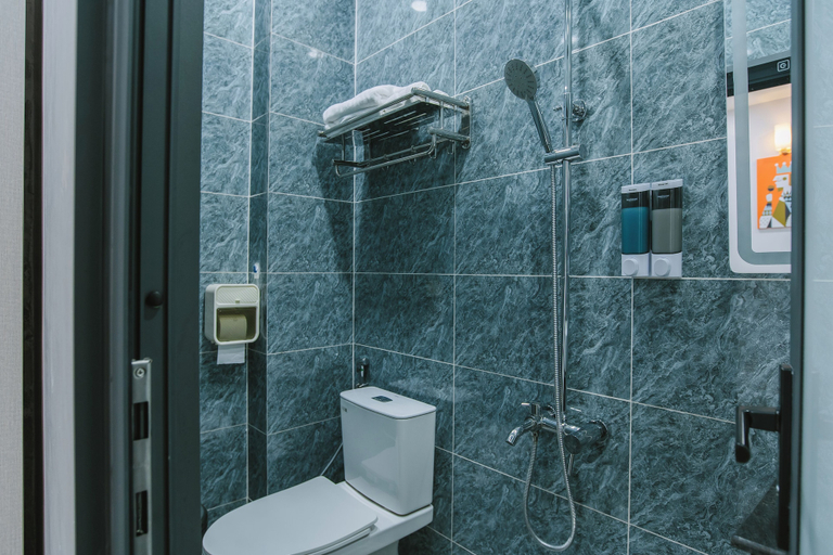 Bathroom 3, Peony Hotel, Ninh Kiều