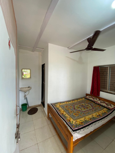 Others 5, Aviraj Nivas, Ratnagiri