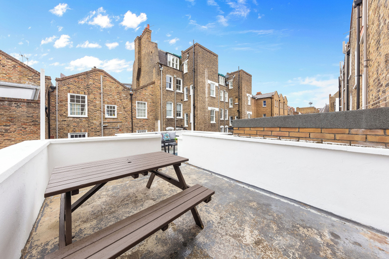 Others 5, Charming Duplex Apartment Paddington W2, London