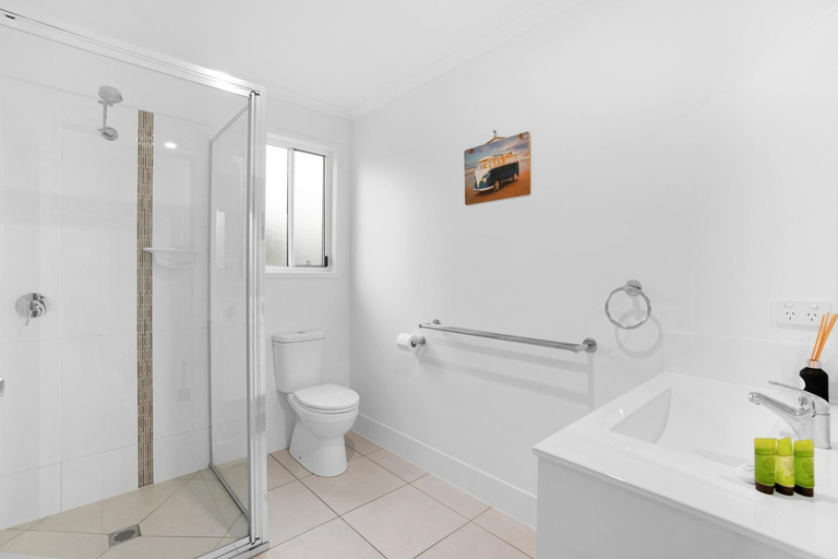 Bathroom 2, K'gari Beach Houses, Maryborough