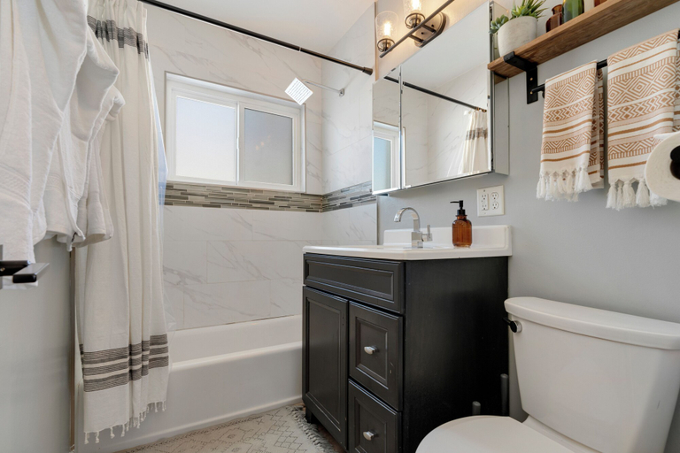 Bathroom, Navajo, Coconino