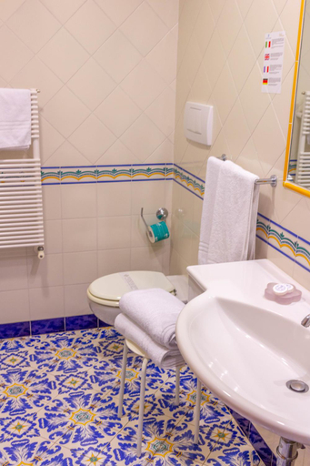Bathroom 5, Grand Hotel Hermitage & Villa Romita, Napoli
