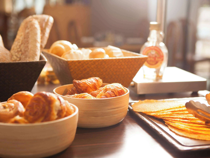 Food & Drinks 9