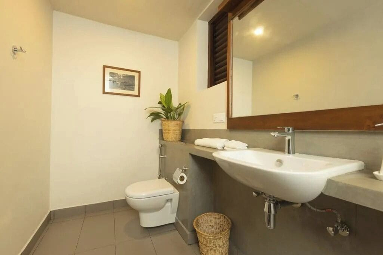 Bathroom 3, Edgar Mansion Kandy, K.F.G. & G. Korale