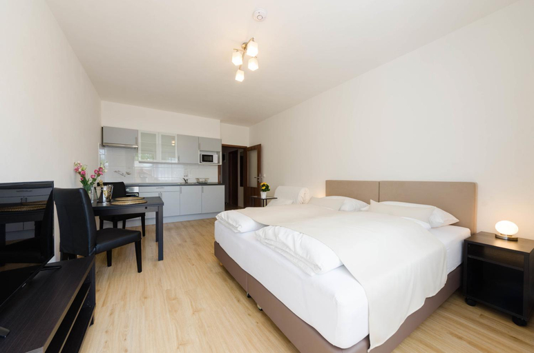 Others 5, Pension Zlicin, Praha 17