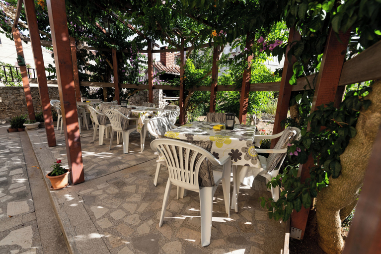 Food & Drinks, Cozy 1-bedroom Apartment Sonia, Kali