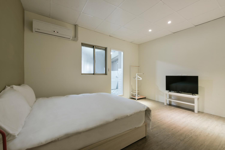 Bedroom 2, Fengjia Buddy House, Taichung