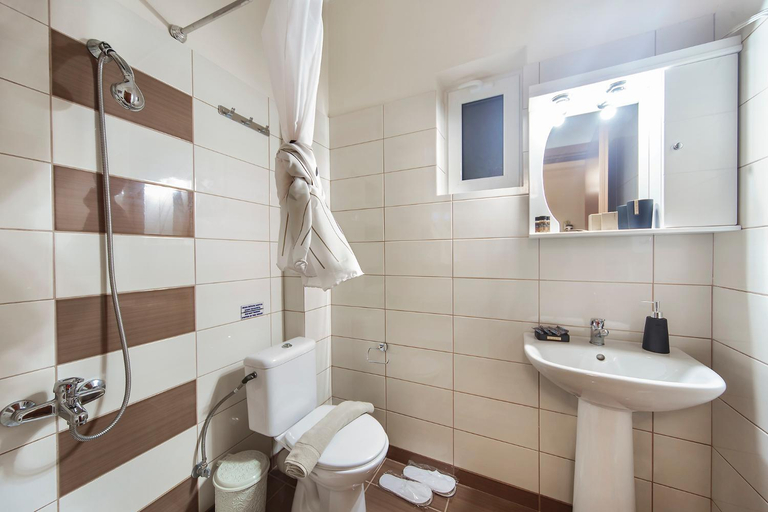 Bathroom 3, Omega Comfy Apartments, Crete