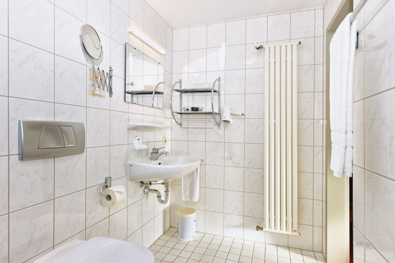 Bathroom 4, Ringhotel Haus Oberwinter, Ahrweiler