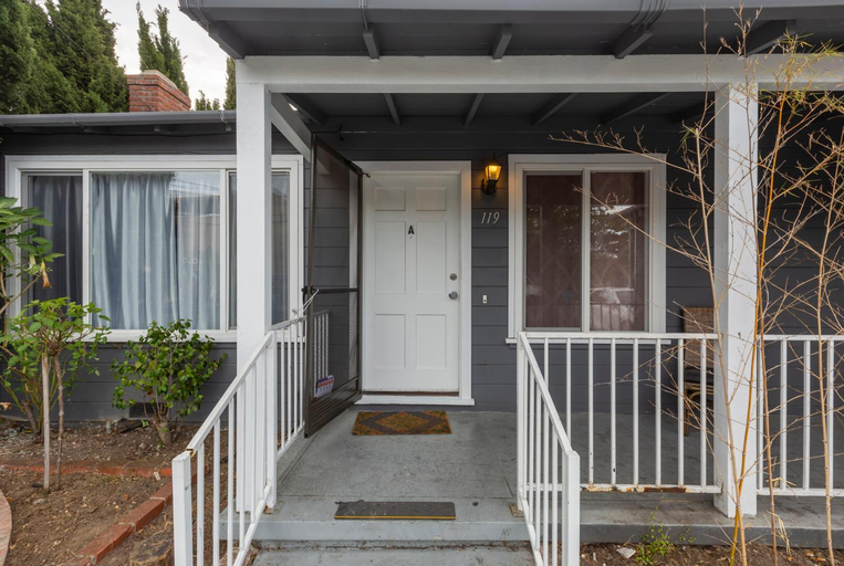 @ Marbella Lane 3BR House in Downtown Redwood City, San Mateo