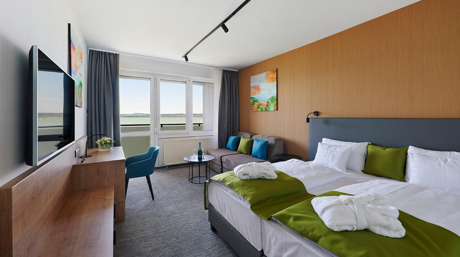 Bedroom 3, Hotel OTP Balatonszemes, Balatonföldvári