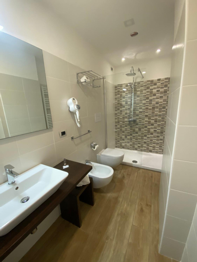 Bathroom 16