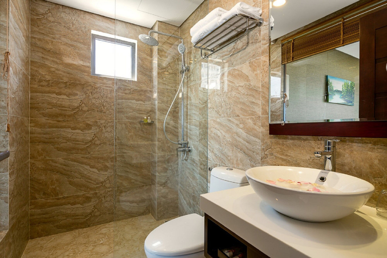 Bathroom 5, Alani Sea View Hotel, Da Nang