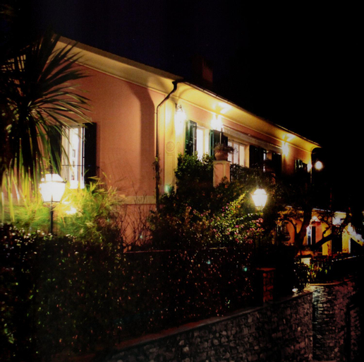 Exterior 5