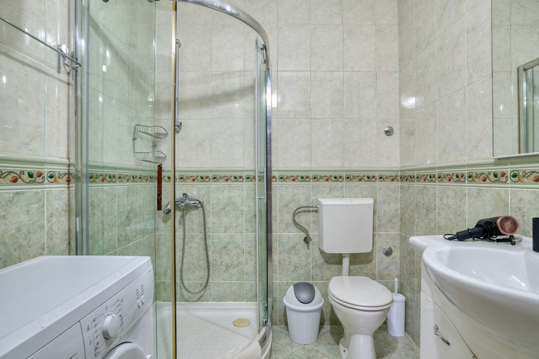 Bathroom 3, Apartments Elena