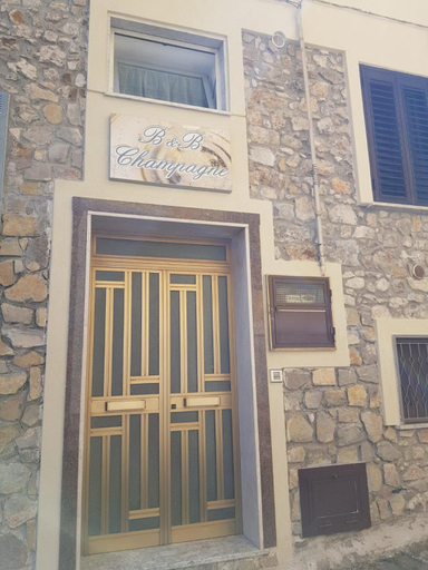 Others 4, Bed and Breakfast Champagne, Salerno