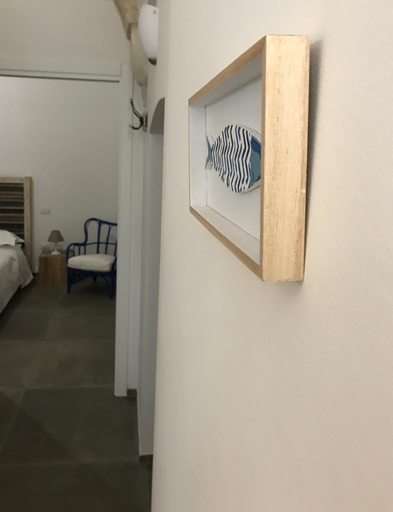 Others 4, Zi Mari - Via Sirene, Bari