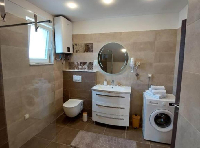 Bathroom 4, Villa Tamaris, Marina