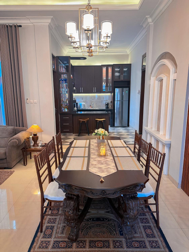 Dining Room 13