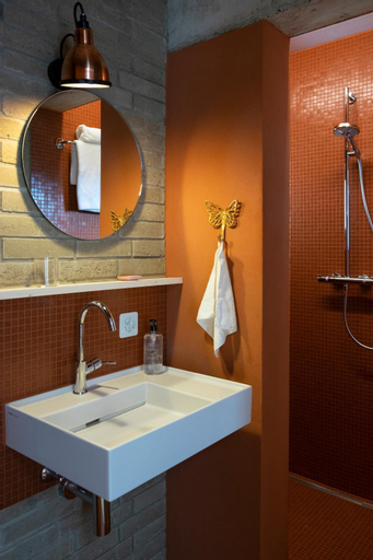 Bathroom 9