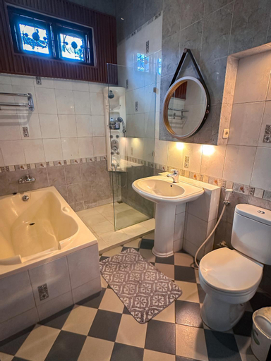 Bathroom 7