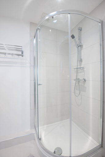 Bathroom 3, 7 The Grange, Durham