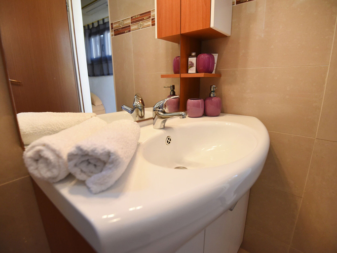 Bathroom 4, Apartment in Maslenica Near the Sea, Jasenice
