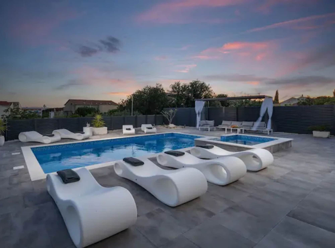 Sport & Beauty 4, Villa Stipea, Sućuraj