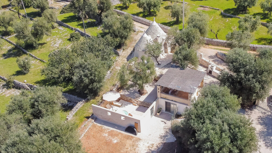 Exterior & Views 2, Trullo del Lazzarone con Jacuzzi, Brindisi