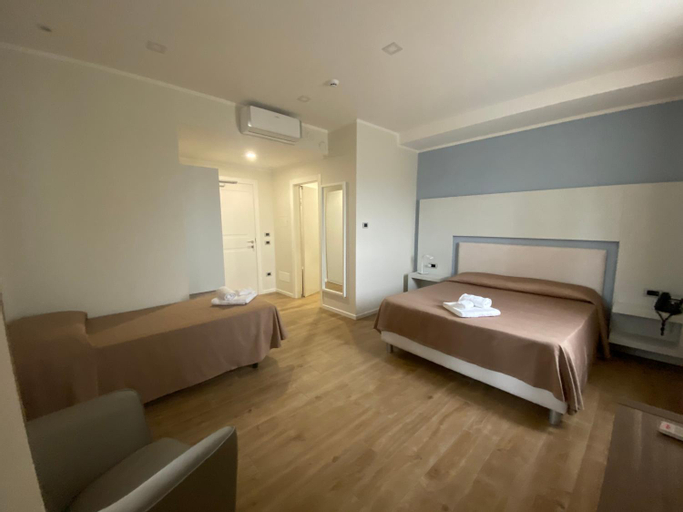 Bedroom 12